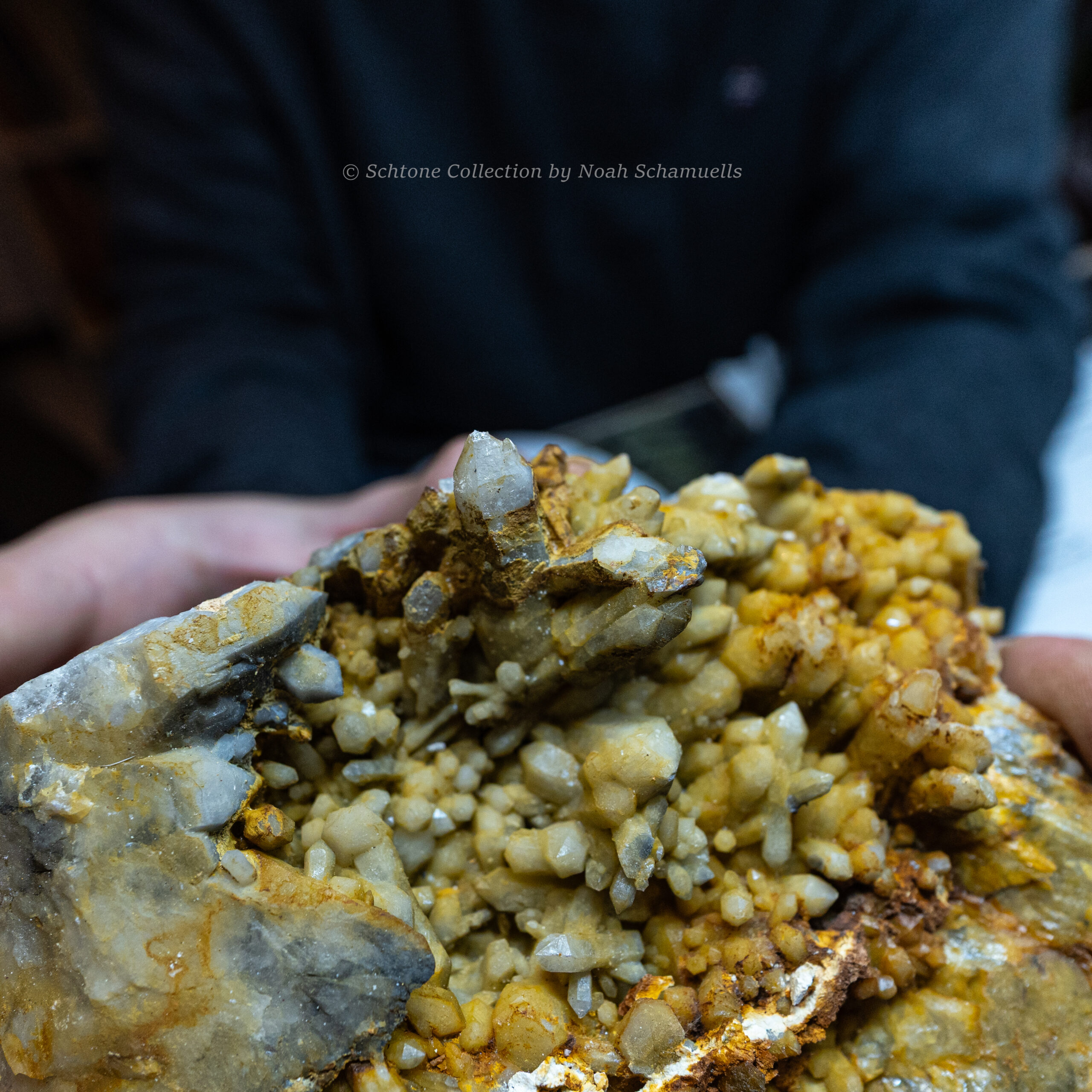 Cuarzo con limonita (hematites, jarosita y goethita) M108-11 - Image 3